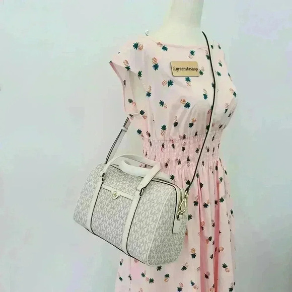 MICHAEL KORS JET SET TRAVEL MED DUFFLE SATCHEL SHOULDER CROSSBODY BAG VANILLA - Picture 10 of 10